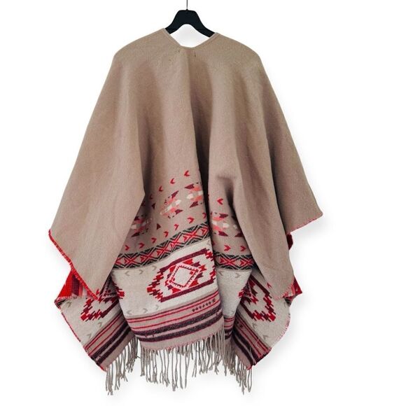 American Eagle Outfitters AEO Aztec Print Western Fringe Hem Poncho One Size - Picture 2 of 3